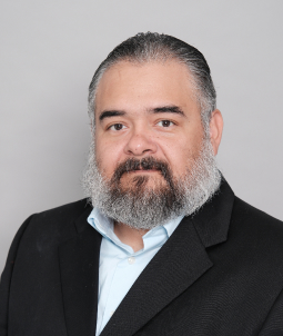 Raul Reveles Headshot